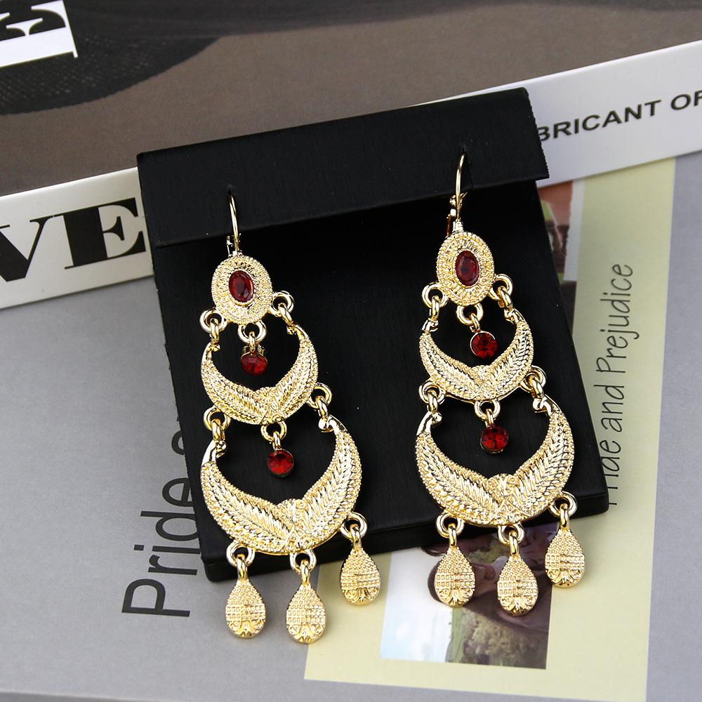 Pendiente largo elegante de Color dorado para mujer, pendiente con borlas, patrón en relieve, joyería étnica de Oriente Medio