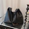 Stylish and simple large capacity 2025 retro new trend casual shoulder tote bag bag women