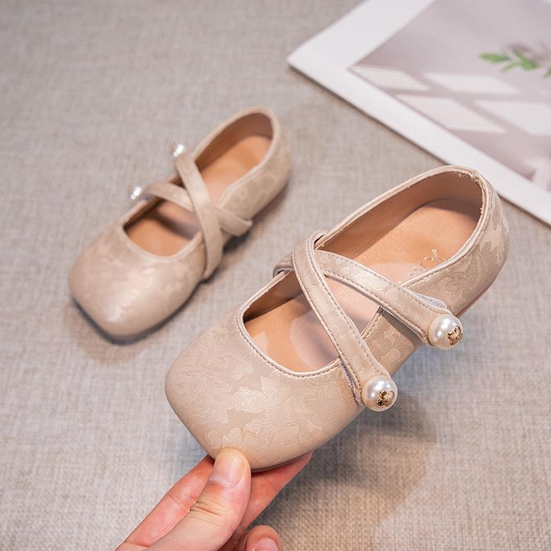 Girls' Chinese Style Soft Sole Leather Loafers - Spring 2026 Princess Flats for Medium & Large Children.