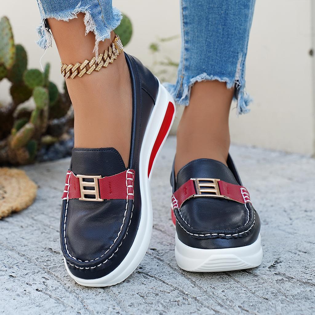 Damskie mokasyny na platformie o szerokiej tęgości - wsuwane casualowe płaskie buty z metalową klamrą na wiosnę, modne buty na grubej podeszwie