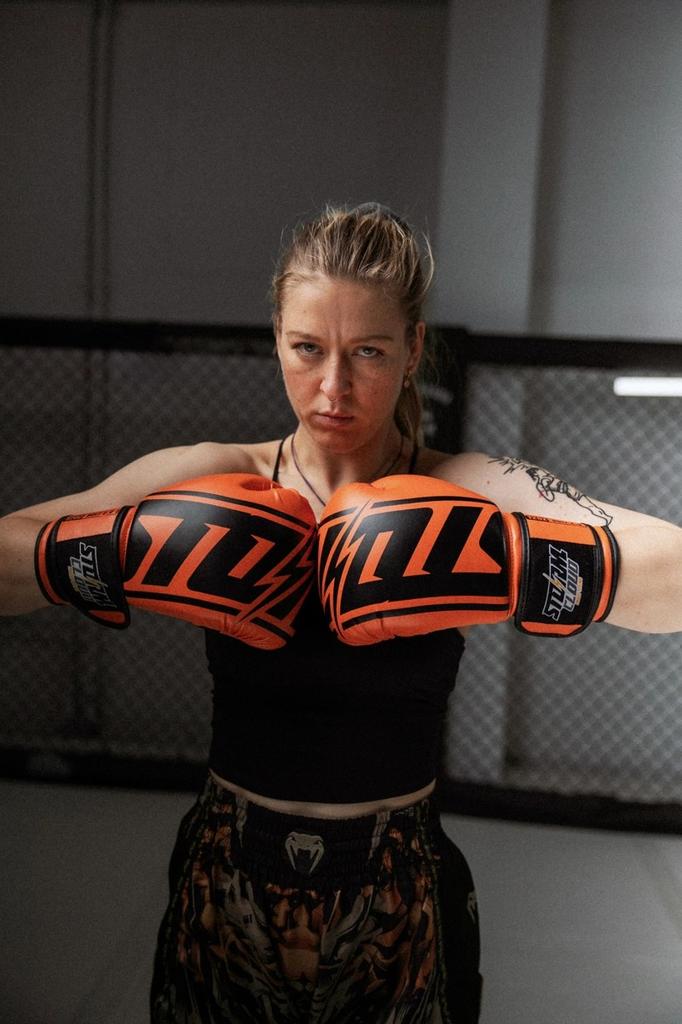 StormCloud Bolt 2.0 Neónově oranžové boxerské rukavice 16oz