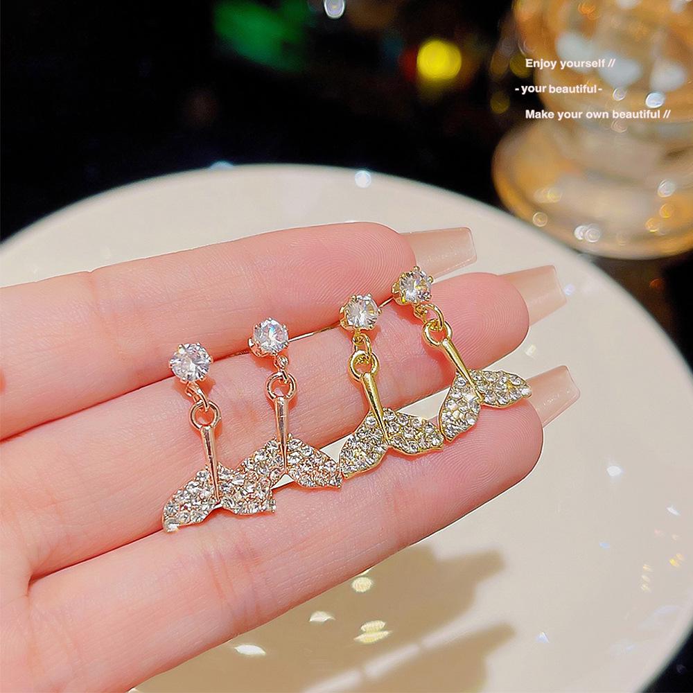 

Korean Fishtail Tassel Earrings for Women: Long 925 Silver Influencer Dangles