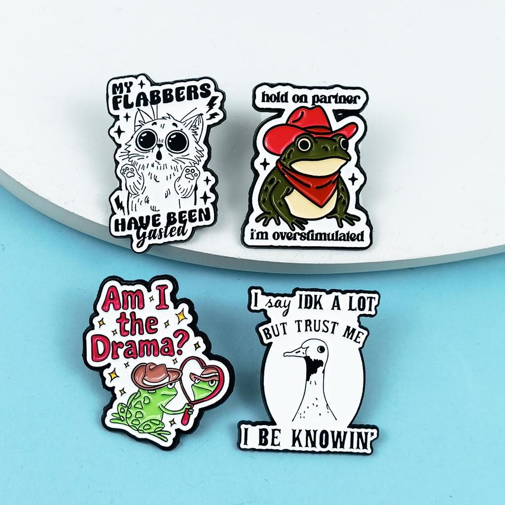Personalized Animal Brooch: Cartoon Frog & Goose for Backpack & Clothing