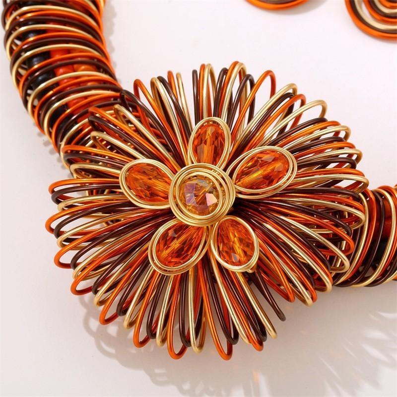 Modern Water Crystal Floral Jewelry Set With Alloy And Embossed Embedding For Spring Wear
