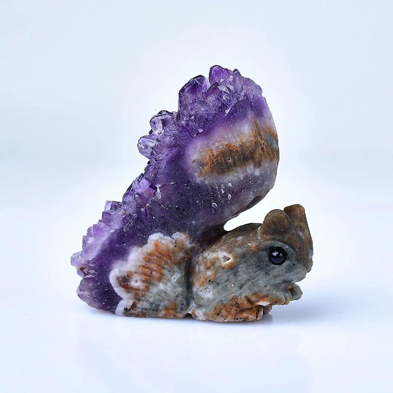 Ručně vyřezávaná figurka veverky z ametystu - Fialový surový kamenný ornament pro domácí nebo kancelářskou výzdobu