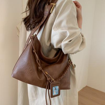 Retro Large-capacity Messenger Bag Women's Autumn and Winter New Trendy Fashion Bucket Bag Large-capacity Underarm Bag