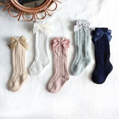 Neue Sommer-Babysocken mit Schleife, für Kleinkinder, Mädchen, lange Kniestrümpfe, weiche Baumwolle, aushöhlen, Kinder-Netz-Prinzessinnensocken für 0–5 Jahre