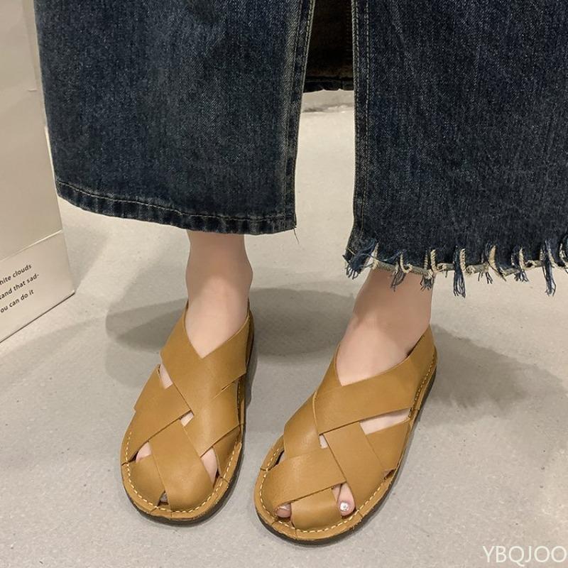 2026 New Casual Fashionable versatile Loafers Slip-on Summer Spring Comfortable women shoes Lightweight breathable flat shoes