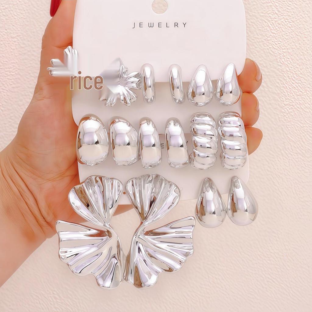 Exaggerated Women's Earrings Set: Elegant European & American Style, Trendy Smooth Finish, Light Luxury High-End Design