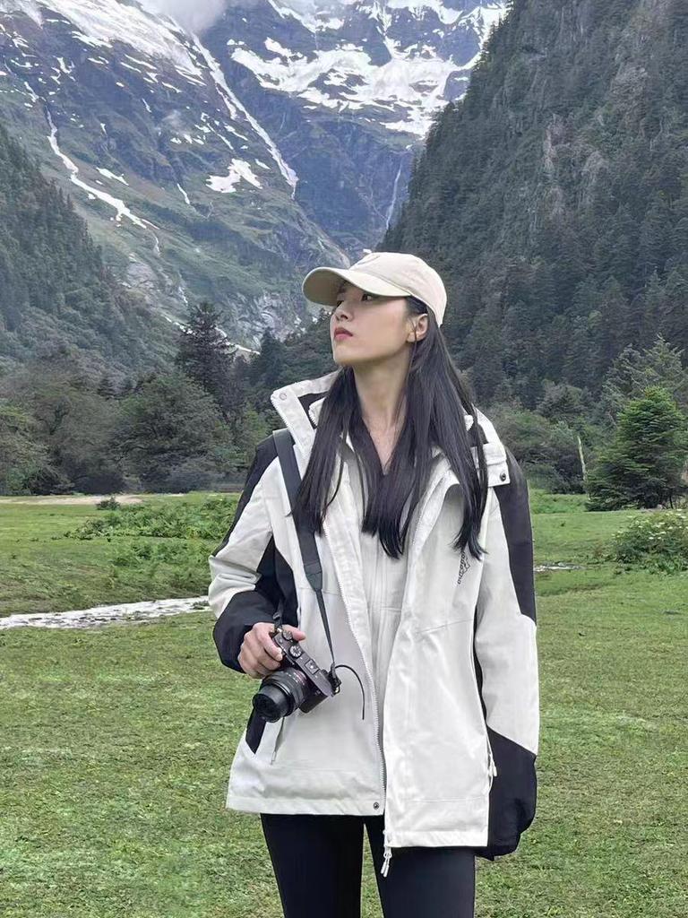 Men's 3-in-1 Windproof Waterproof Mountain Hiking Jacket with Fleece Liner