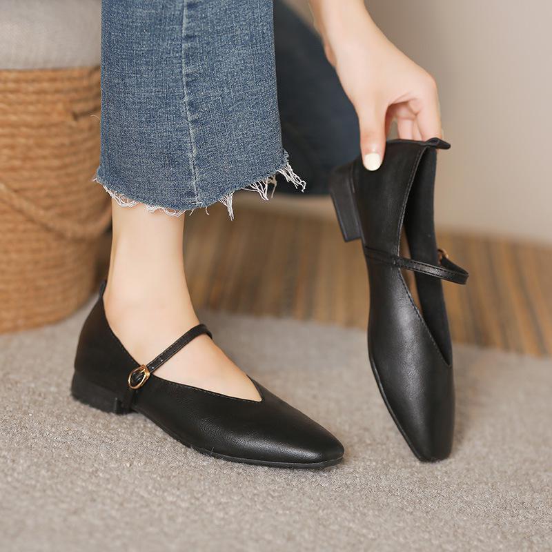 2023 Retro Low-Heeled Mary Jane Shoes: Square Toe, Soft Leather, Shallow-Mouth with Buckle Design for Women