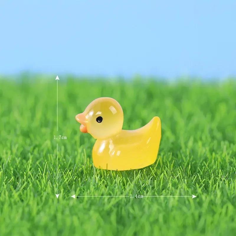 

Набор из 10 светящихся в темноте смоляных уточек - Прочный и милый декор для приборной панели автомобиля для очаровательного интерьера