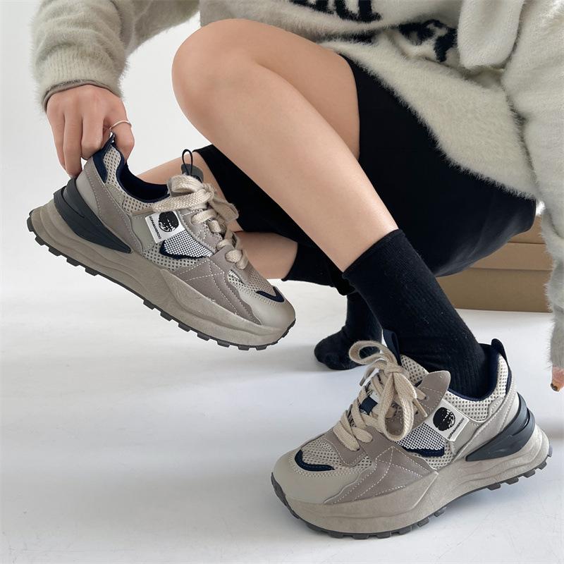 Graue Retro-Plateau-Dad-Schuhe für Damen, 2025 neu, Frühling und Herbst, leicht und vielseitig, lässige Forrest Gump-Sneaker