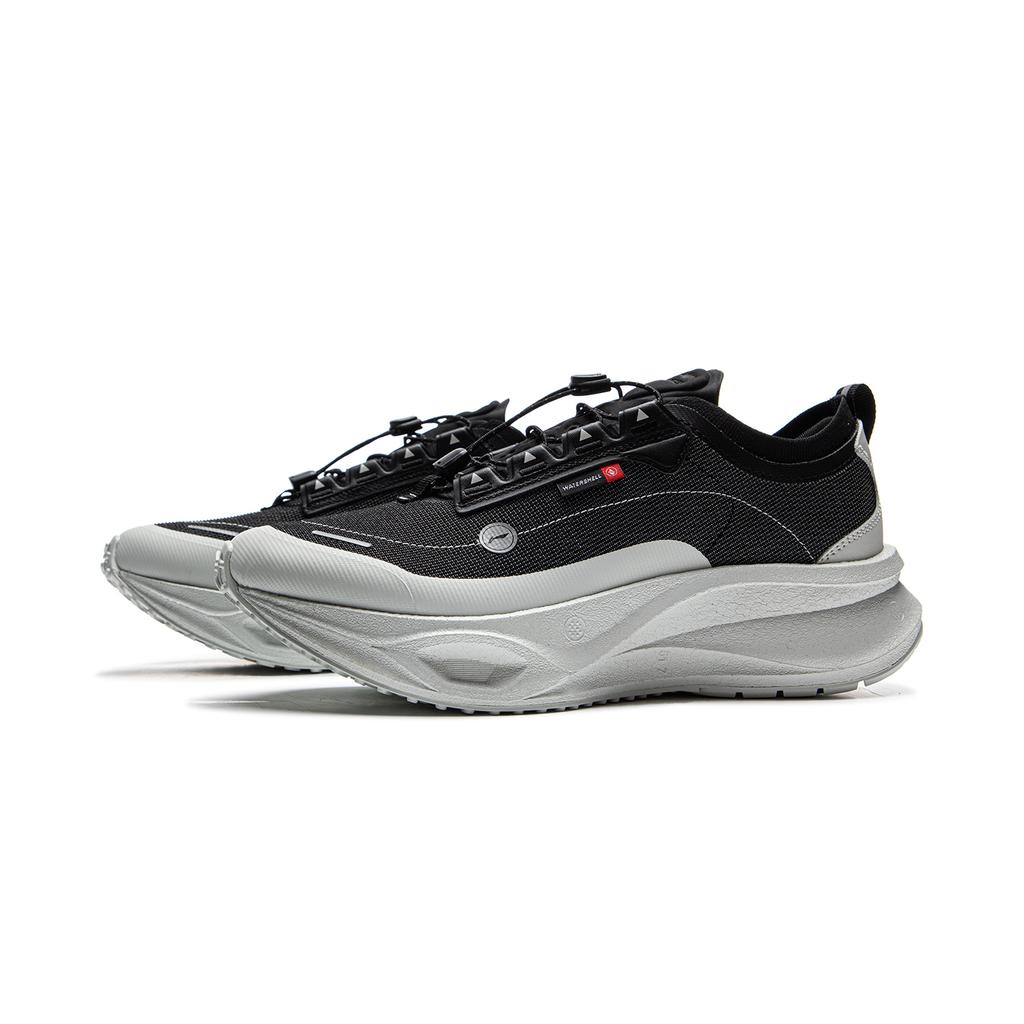 Li Ning Abrasion Resistant Low top Running Shoes Unisex Black White AZGV111-3