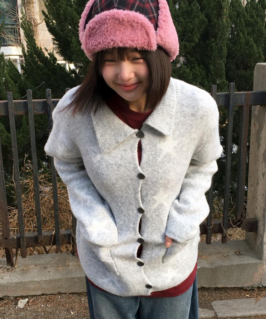 Yueolssesi Fuzzy Bunny Check Trapper Hat (Red)
