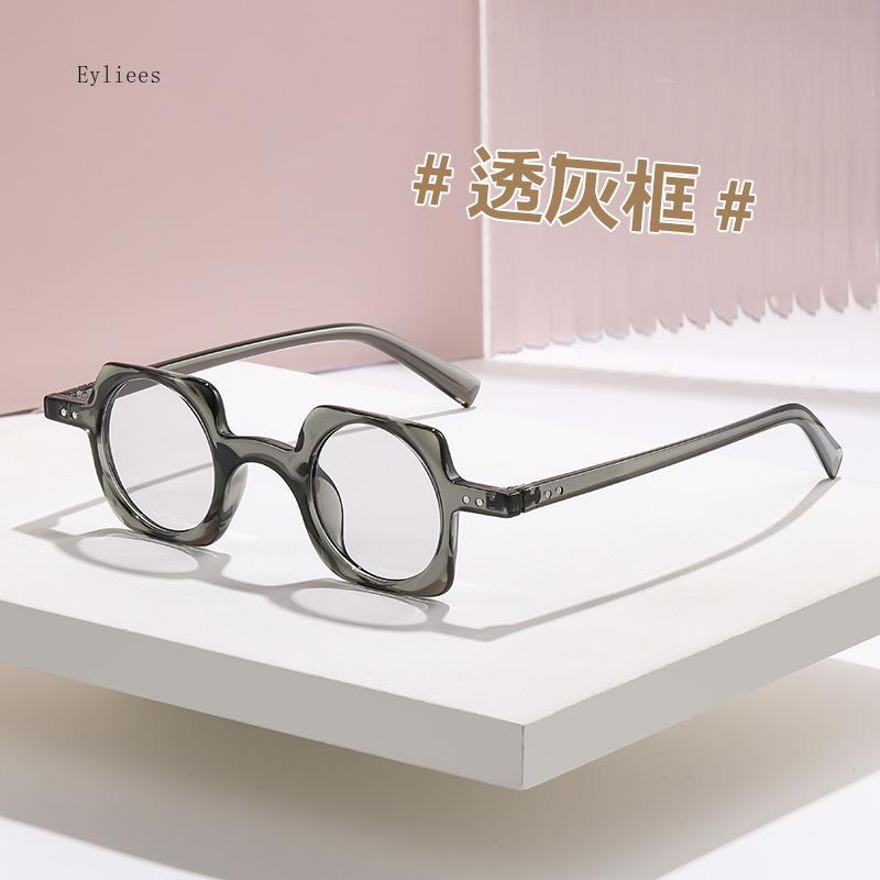 Retro Small Square Sunglasses Women Fashion Clear Round Ocean Lens Eyewear Men Punk Rivets Sun Glasses Shades UV400 gafas de sol