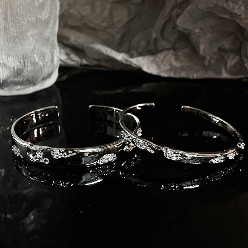 Fashion Heavy Industry Niche Bracelet Cold Wind High Sense Design Sense Men And Women Minimalist Couple Bracelet