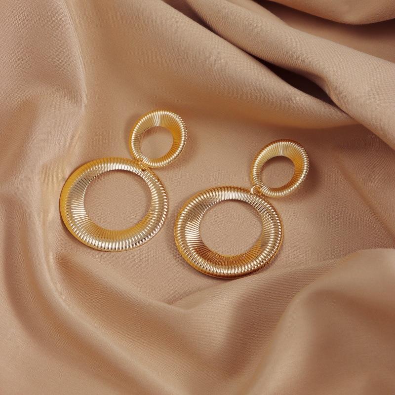 Fashion exaggerated versatile double-circle earrings women's light luxury high-end striped earrings creative earrings