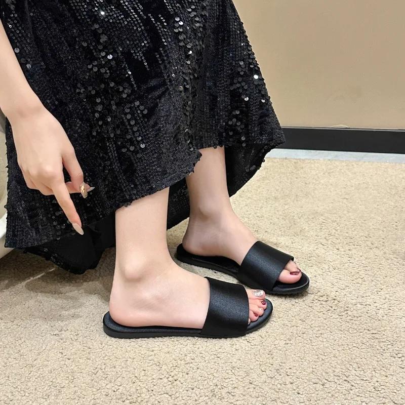 

2025 Summer Open Toe Women s Slippers Plus Size Bathroom Slippers Concise Best Seller Light Comfortable Flat Slippers 42 чёрный
