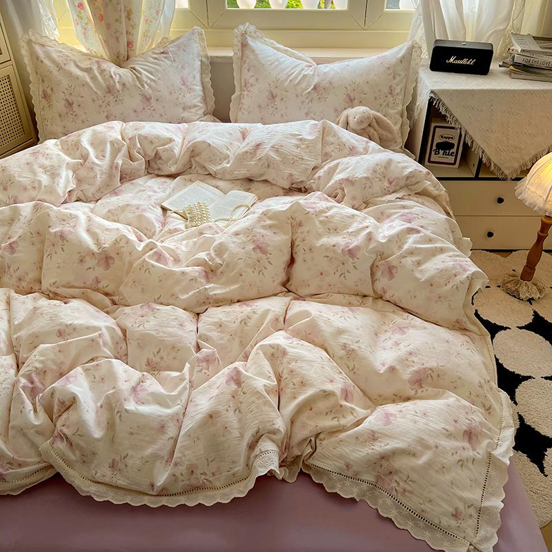 A 3-piece Set of Hollowed-out Lace Duvet Covers, Bedding Including (1 Duvet Cover +2 Pillowcases) Without Cores, Comfortable