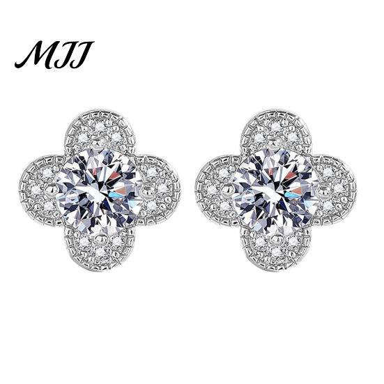 Classic Stud Earrings 1 Pair Cubic Zirconia Inlaid Four-Leaf Clover Lightweight Design Ear Studs Push-back Women Jewelry Gift платиновый