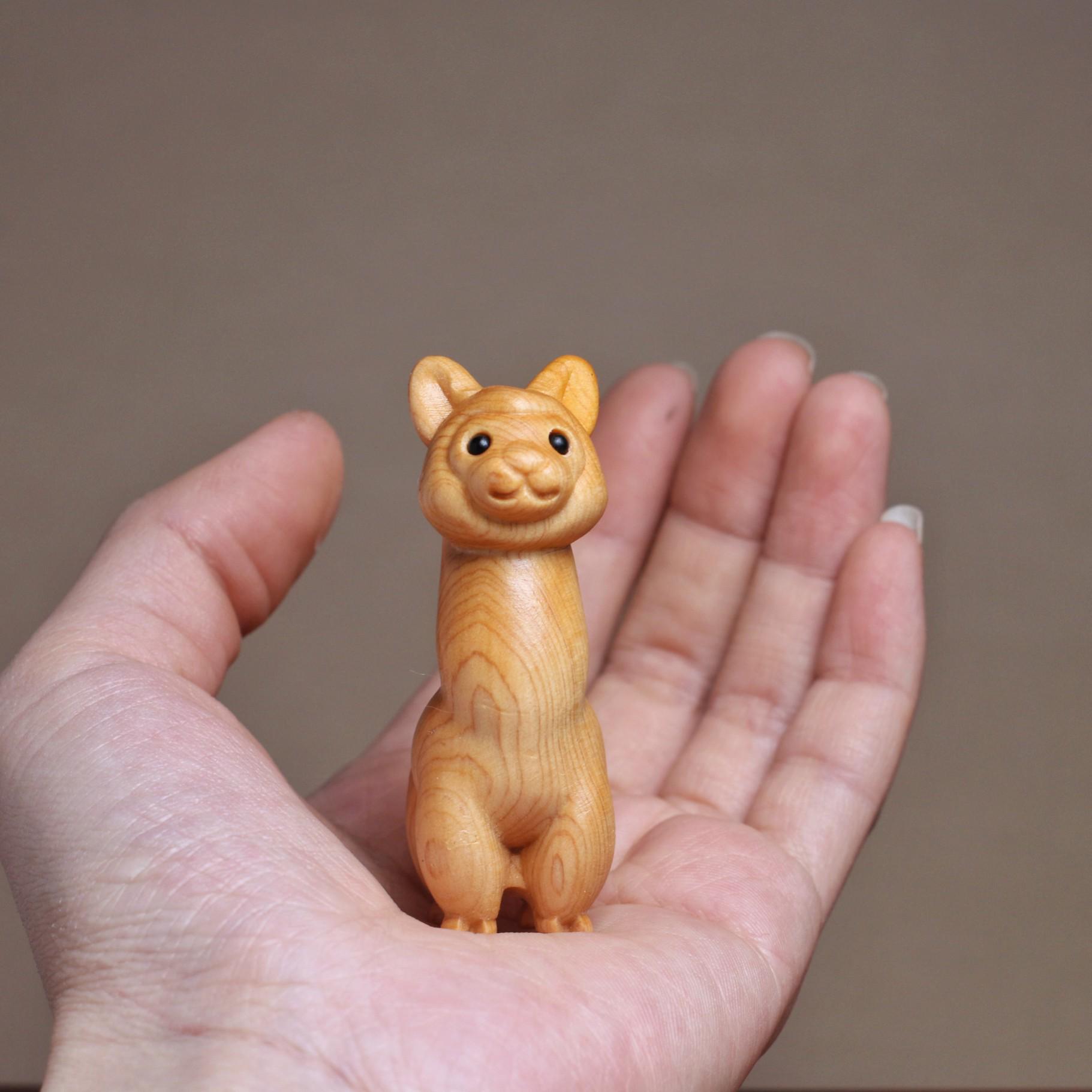 Cartoon Alpaca Wood Carving: Cute 6.5*3cm Desktop Ornament 45995151
