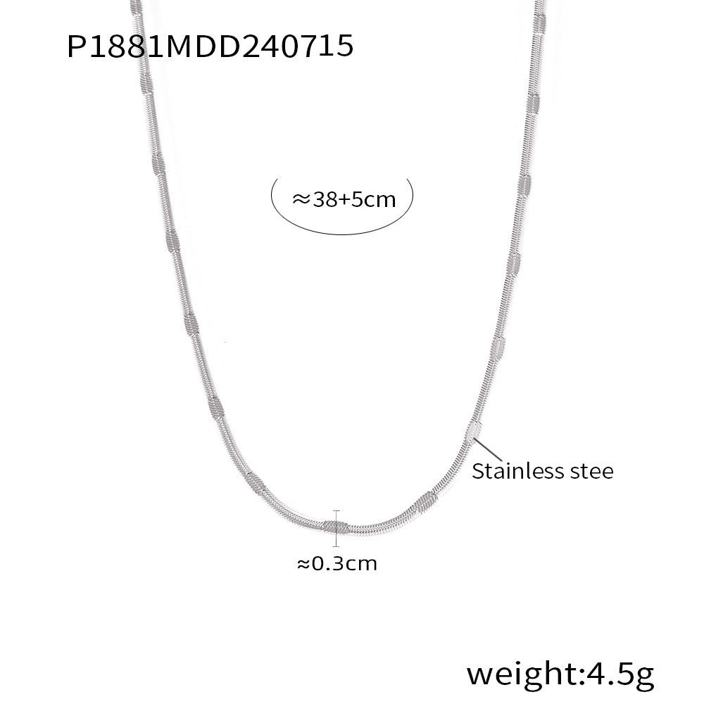 18K Gold Plated European-American Style Embossed Blade Chain Clavicle Necklace