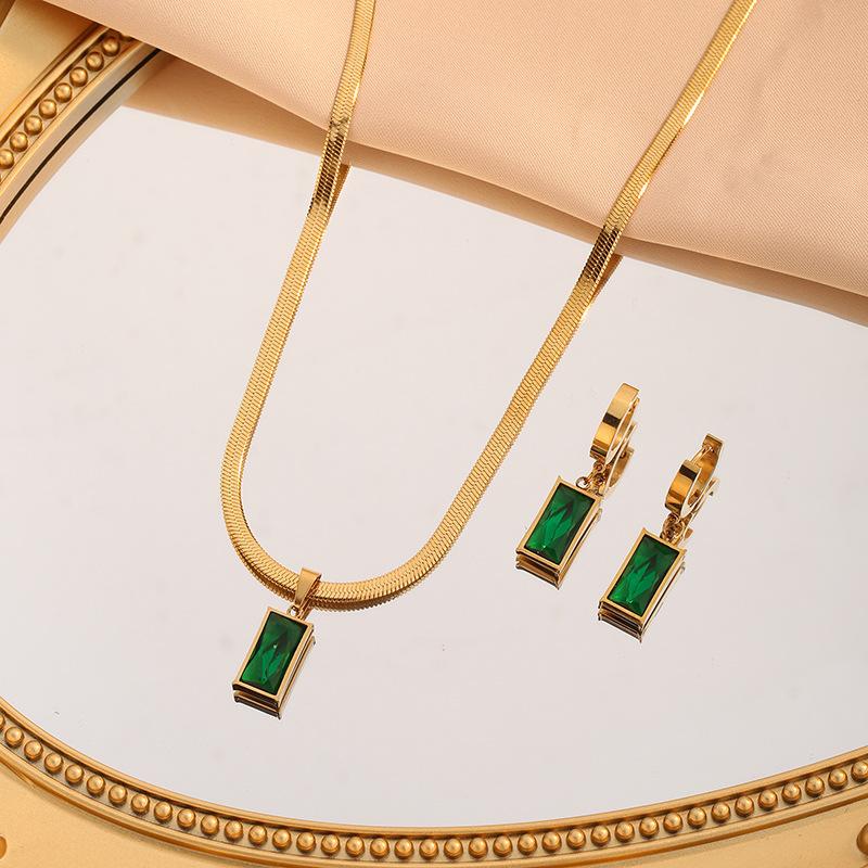 green zircona Lady's elegant design sense luxury and light with snake bone 1PC pendant necklace chain  Unique