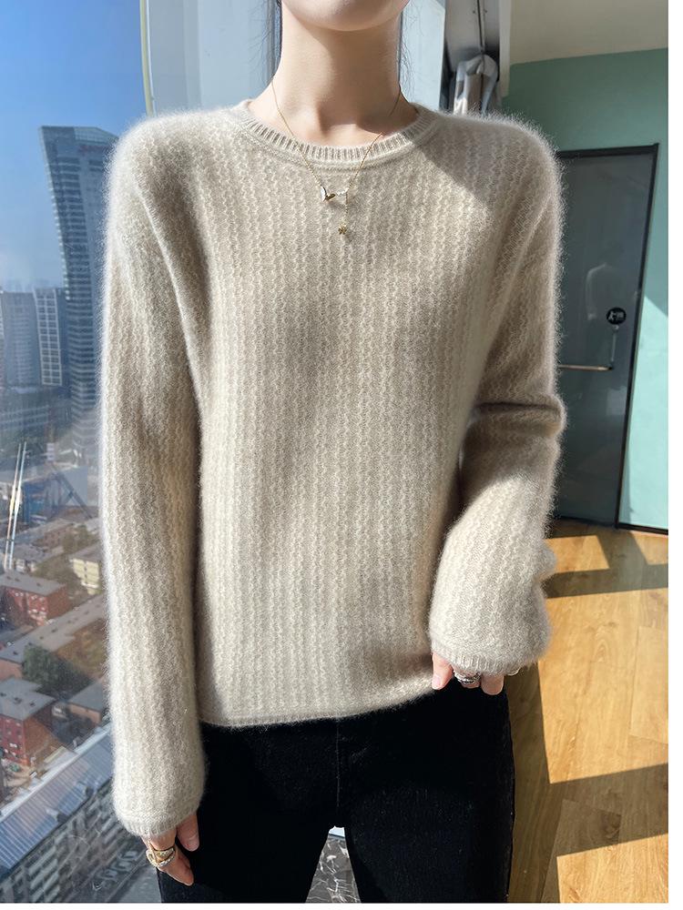 Women's Soft Wool Sweater: Cozy, Loose-Fit, Long-Sleeve, Round Neck - Perfect as a Thick Base Layer for Fall and Winter