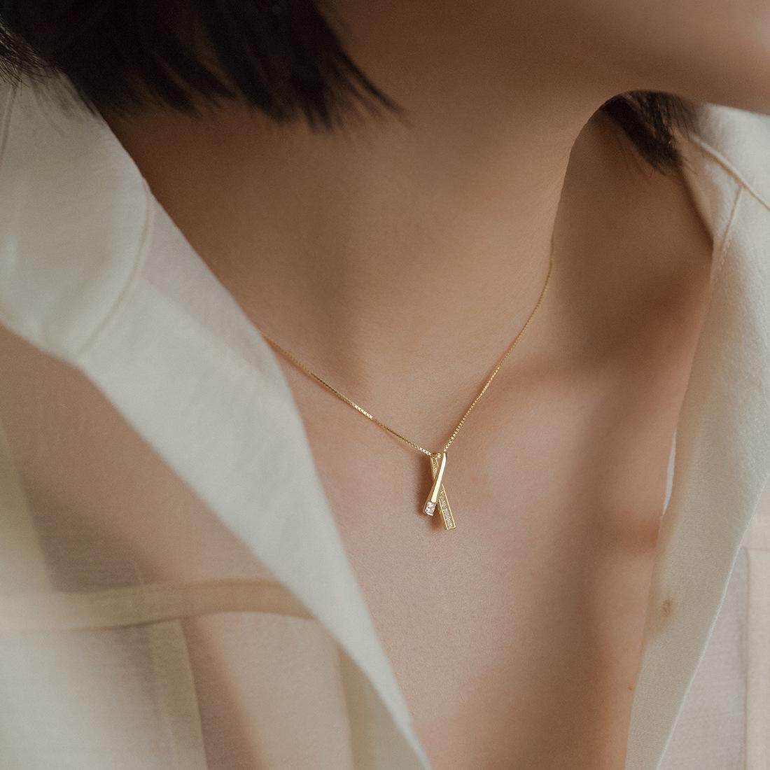 

S925 Sterling Silver Minimalist Geometric Lines Necklace - Korean Style Clavicle Chain Gold Pendant + Necklace [40+5CM]
