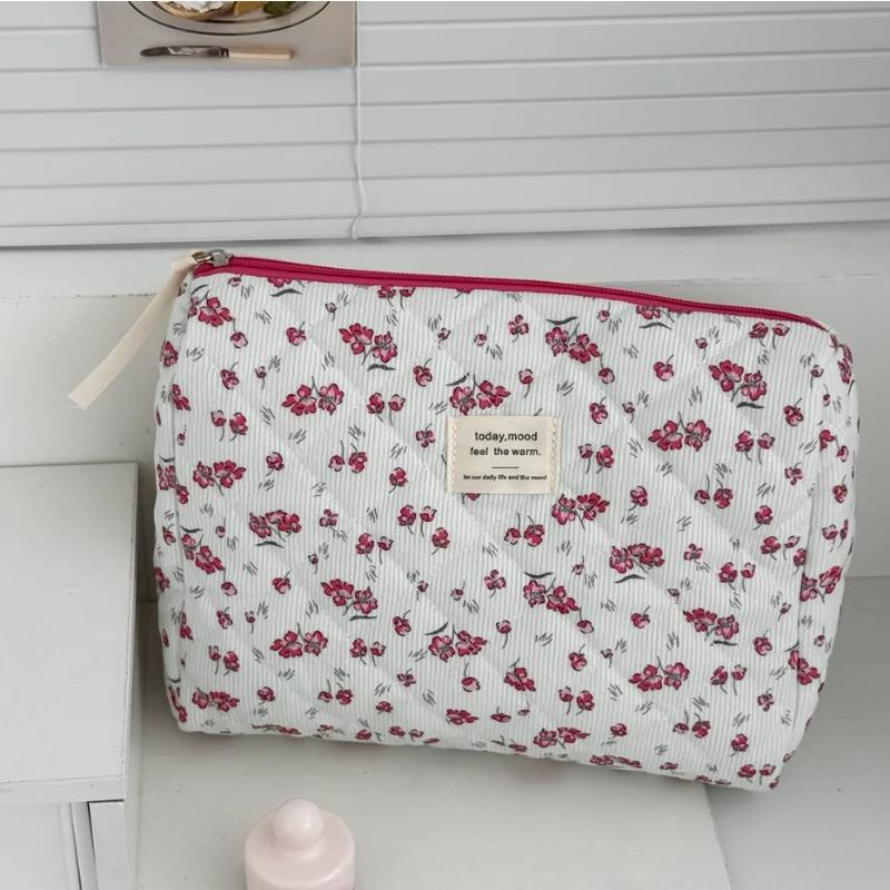 Quilted Cott Ladies Travel Storage Bag Retro Cherry Women's Cosmetic Bags Cute Design Girls Pencil Case Makeup Bag Handbags