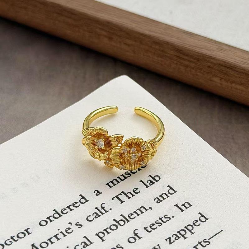 Golden Pavilion Condensed Retro Court Style Golden Brushed Carved Light Luxury Ring Female Niche Cold Wind Sweet Cool Ring Tide