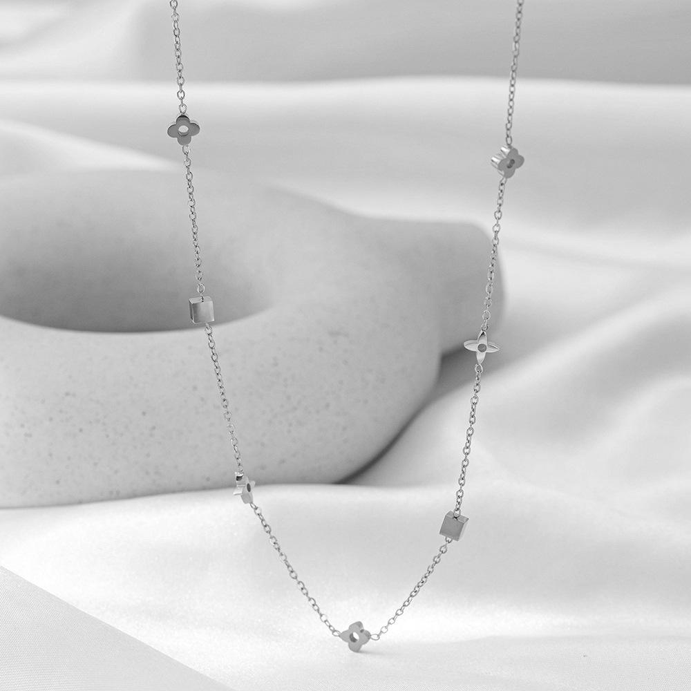 Geometric Small Square Flower Titanium Steel Necklace for Girls Fashionpopular Four-leaf Clover Clavicle Chain