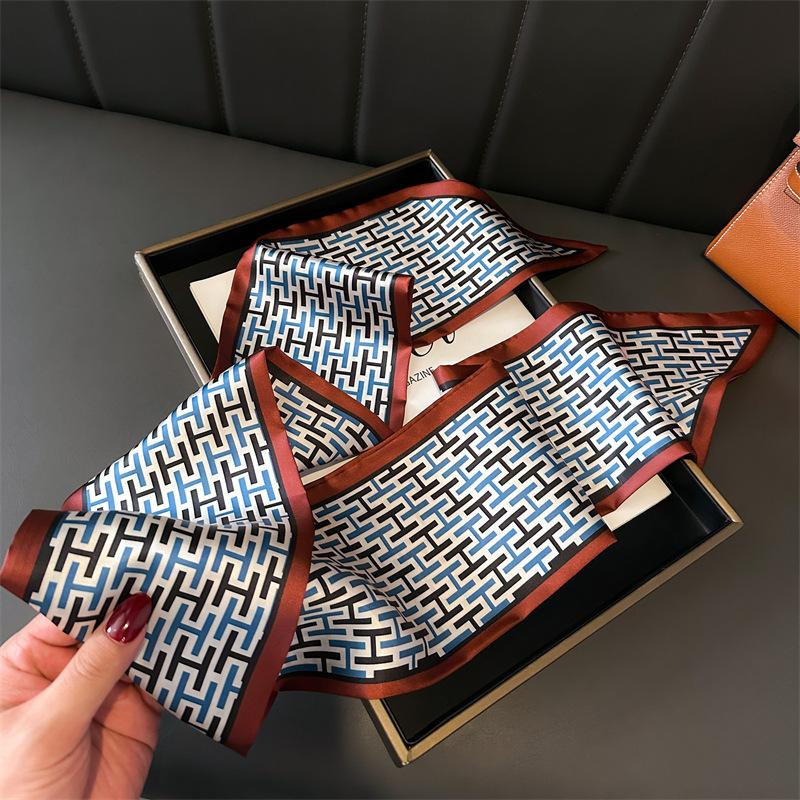 2025 New Silk Scarves Girl Headband Neckerchief Foulard Hairband Hijab Ribbon Women Luxury Fashion Print Silk Scarf Tie Neck Bag