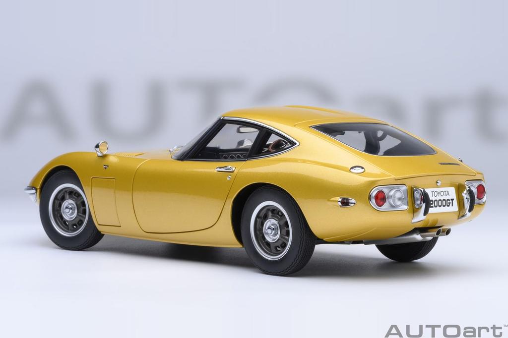 AUTOart Toyota 2000GT 1967 Completed Model 79549 (Gold)