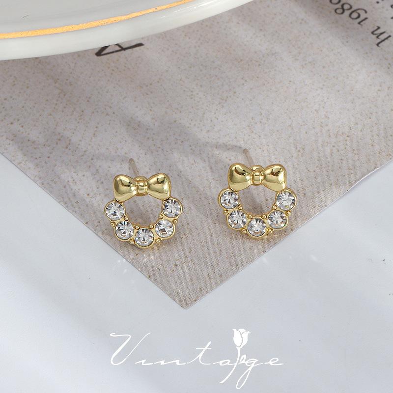 S925 Silver Needle Sweet Versatile Unique Imitation Pearl Bow Stud Earrings Trendy Niche Design Sense Premium Earrings