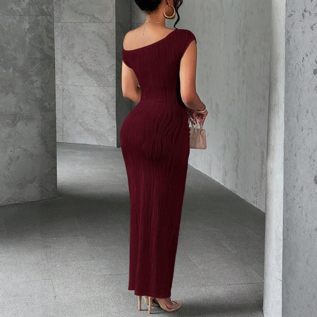 Women's Summer Fashion Color Sloping Shoulder Slim Fitting Date Party Dress