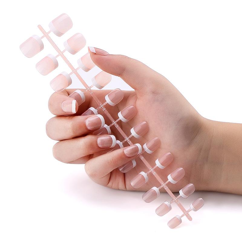 French Nail Patch 24 Stück Tragen von Nägeln, fertig, Gelee, Kleber, Nagelaufkleber, Puder, Hautton, künstlicher Nagelpatch
