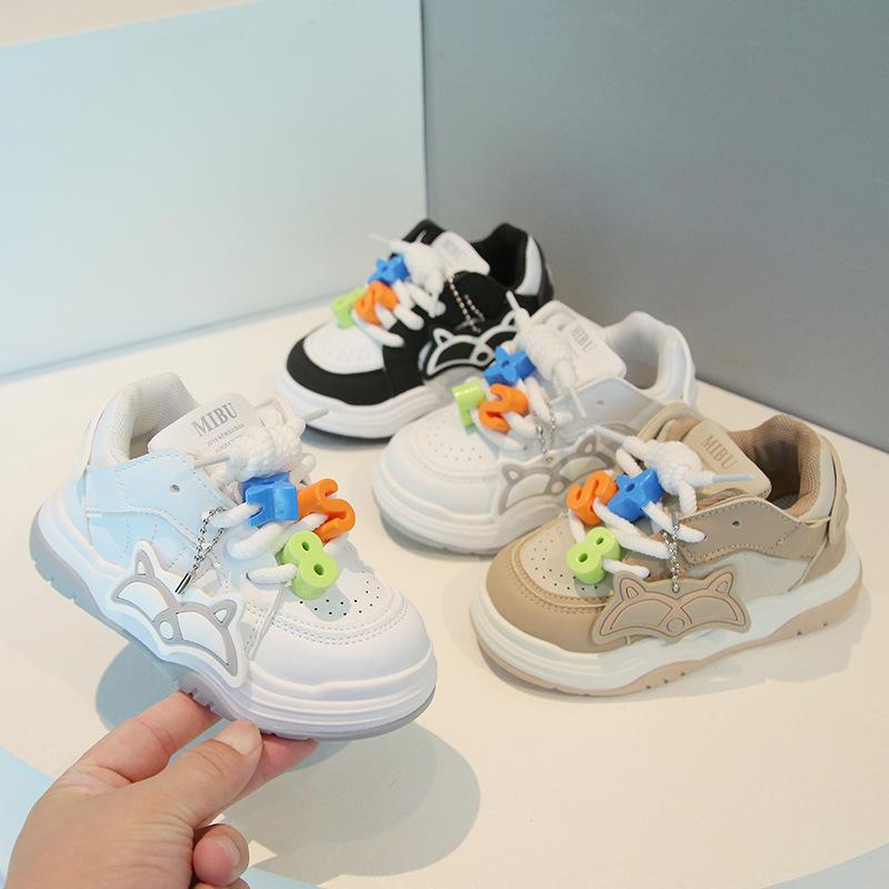 Children's sports shoes 2025 spring and autumn new boys' little white shoes cartoon girls' casual board shoes soft-soled baby shoes
