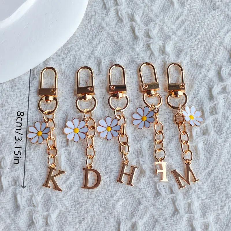 Metal Daisy Letter Keychain Fashion A-Z 26 Letters Keyring Charms Mobile Phone Key Holders Bag Pendant Accessories Couple Gift