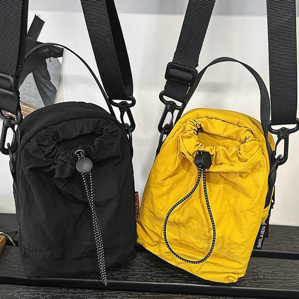 bags are popular for men's and women's outdoor leisure, ultra-light and water-proof, portable small bags, and versatile mobile phone bags.