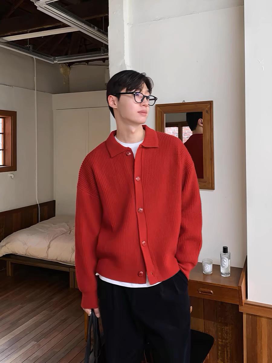 

Men s Bright Red Knitted Cardigan, Spring/Autumn Korean Style, Lapel, Year of the Rat Pure Color Outerwear M червоний