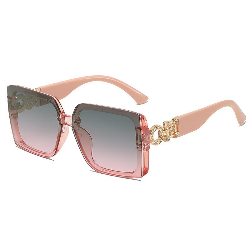 New large-frame square female alphabet light luxury sunglasses, European and American high-end face-showing small-point diamond sunshade sunglasses