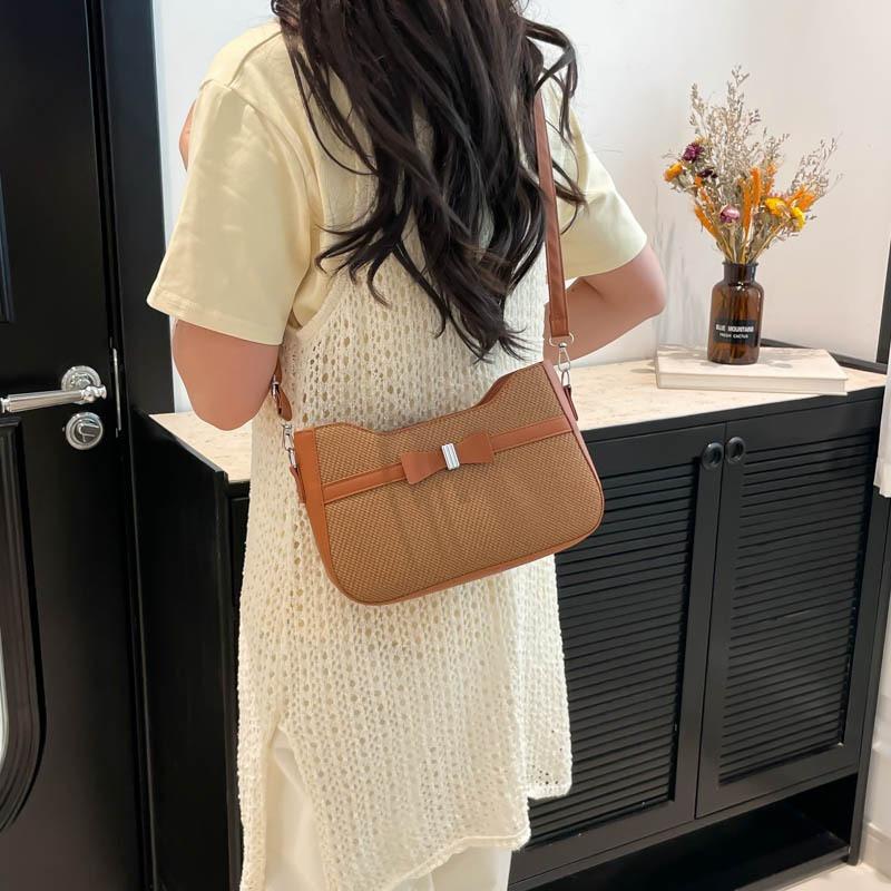 New Beautiful Bag New Trend Simple and Versatile Commuter Shoulder Messenger Bag Texture Underarm Women's Bag