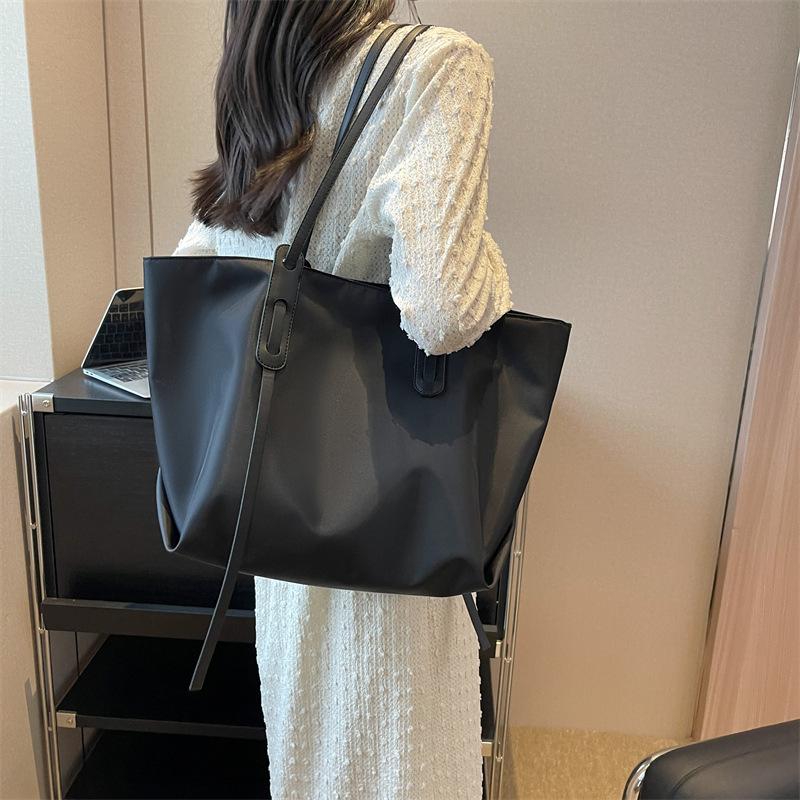 Casual Tote Bag Women's 2025 New Simple Shoulder Bag Versatile Underarm Bag Large-capacity Nylon Handbag