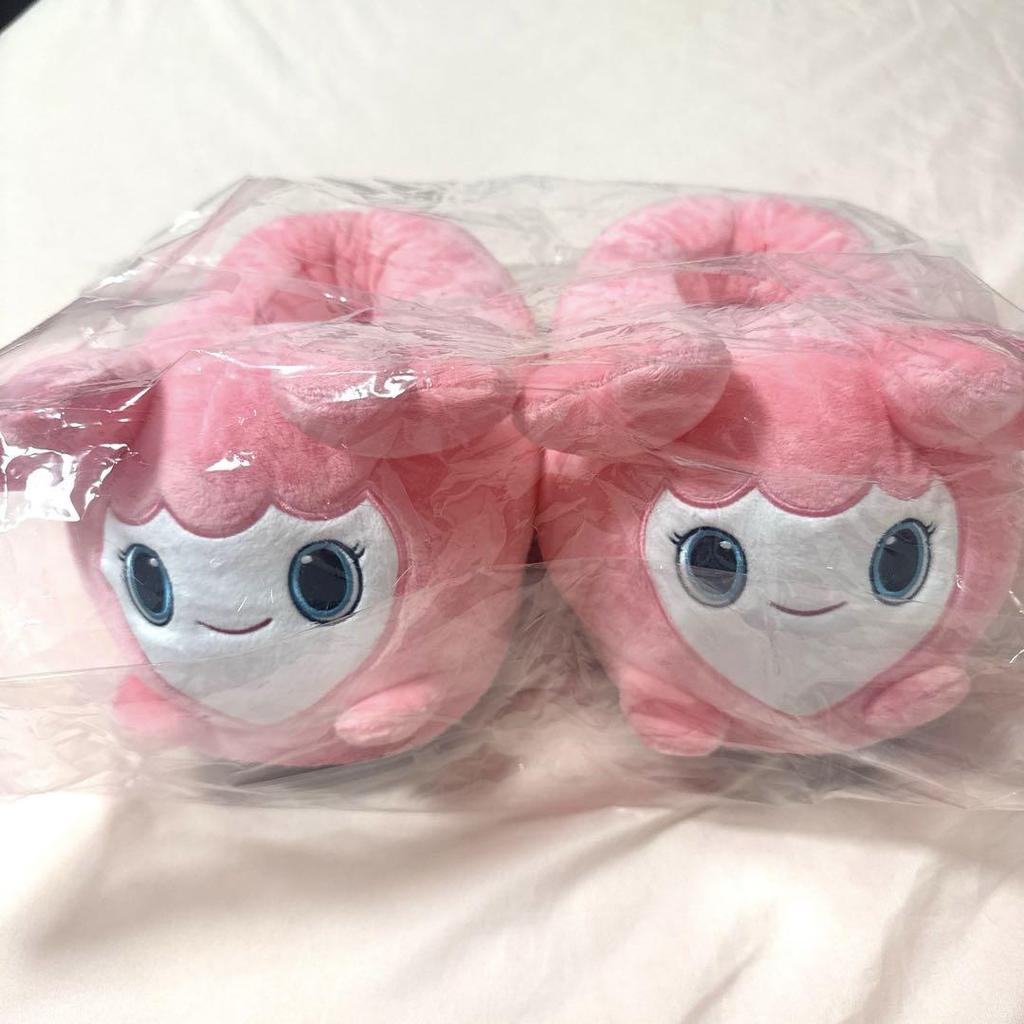 [USED] GIGO Limited Edition TWICE LOVERYS Plush Slippers Momo Mobley