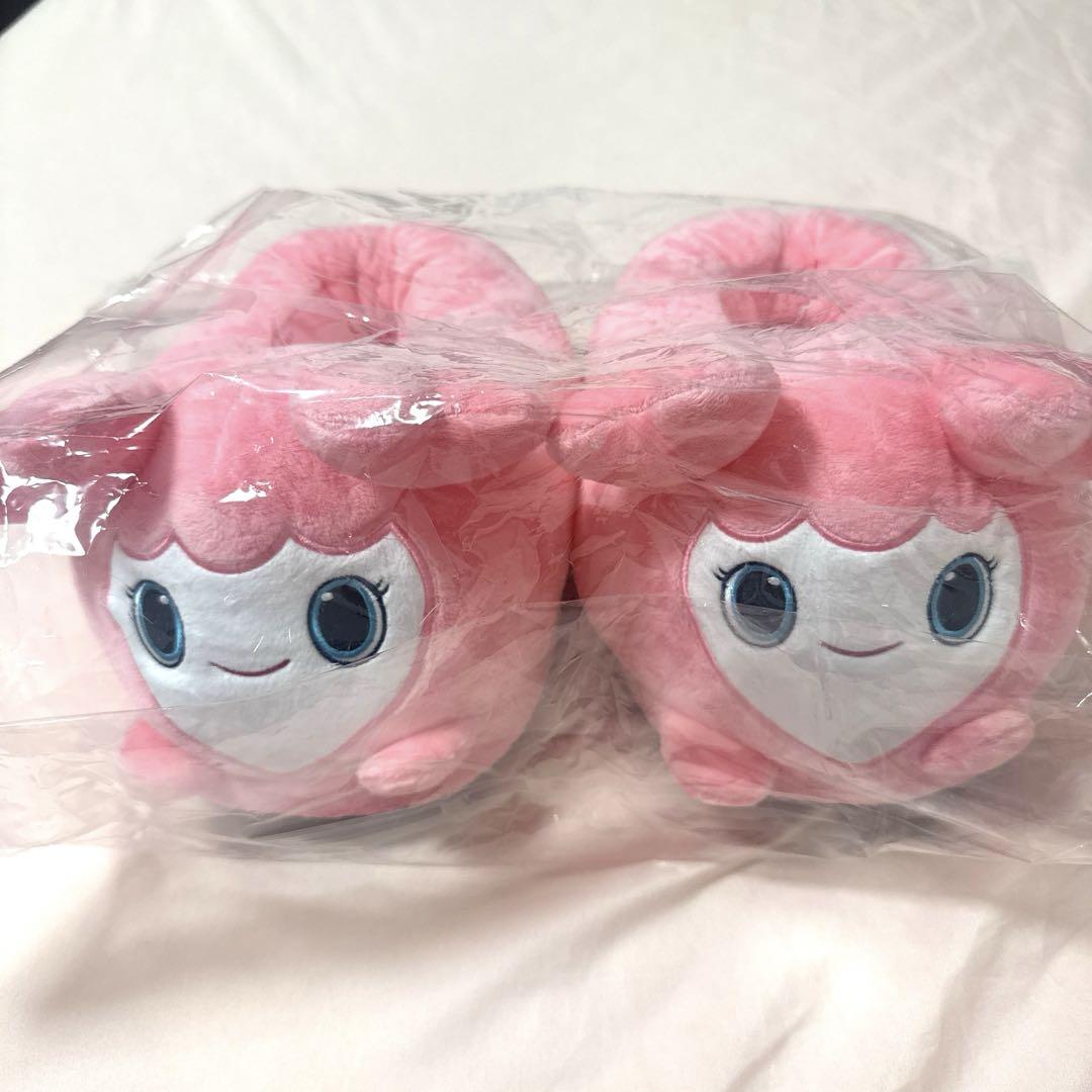 

[USED] GIGO Limited Edition TWICE LOVERYS Plush Slippers Momo Mobley