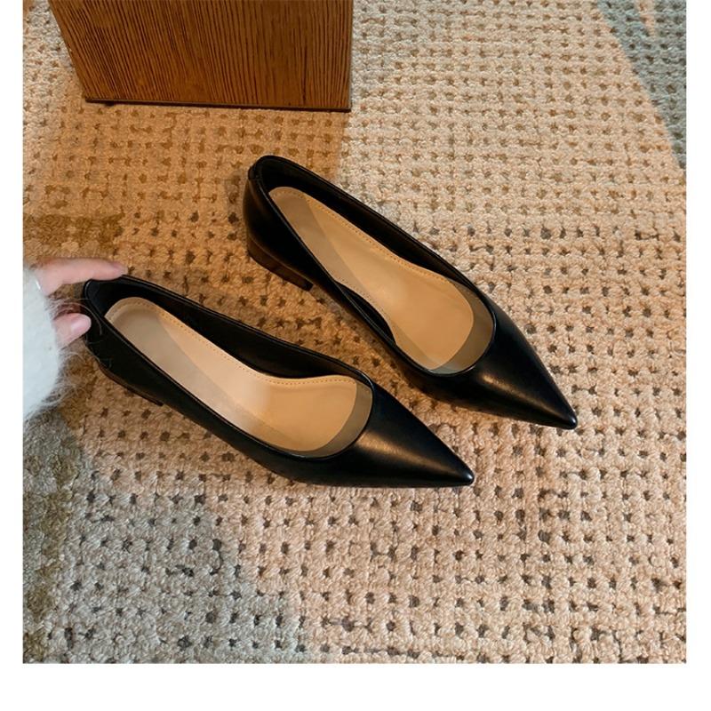 Leather shallow mouth pointed shoes thick heel single shoes women Mary Jane ladyshoes evening shoes small high heels