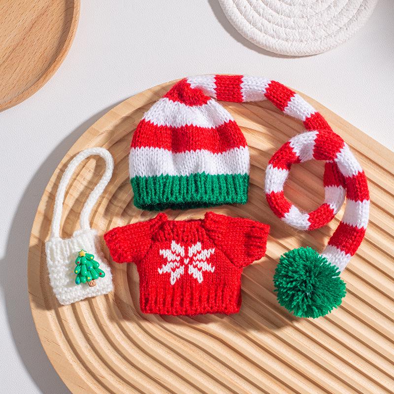 Labubu Christmas Sweater & Accessories Set for All Generations Keychain