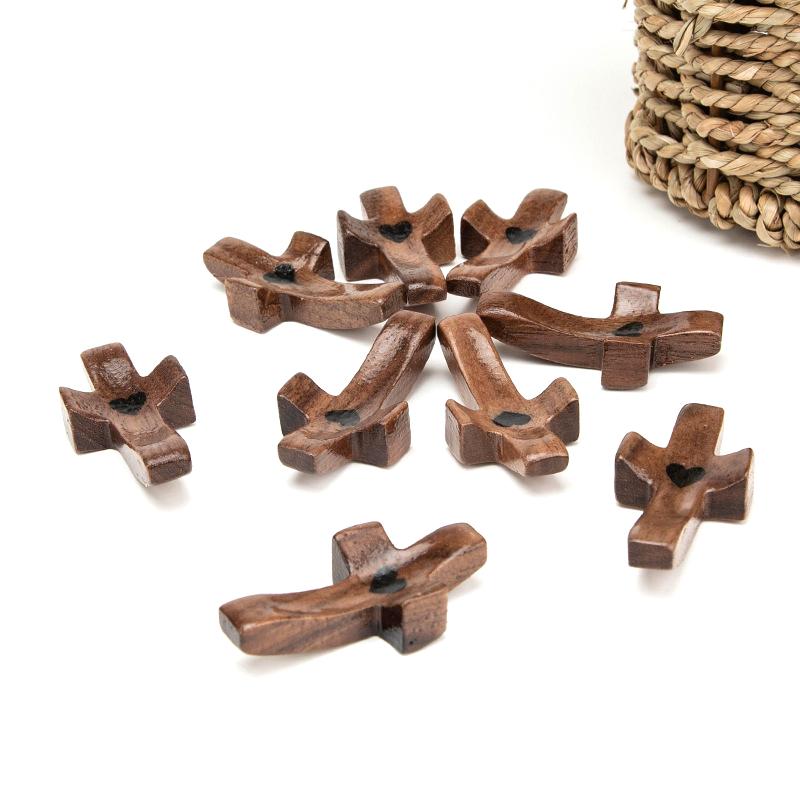 1Pcs Black Walnut Pocket Cross Pocket-Sized Stress Relief Spiritual Companion Cross My Heart Encouragement Gift Wooden Cross